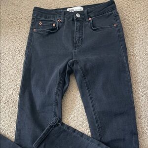 Zara Women's Dark Gray Skinny Jeans Size 2